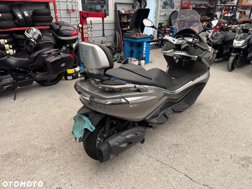Piaggio X10 - 7