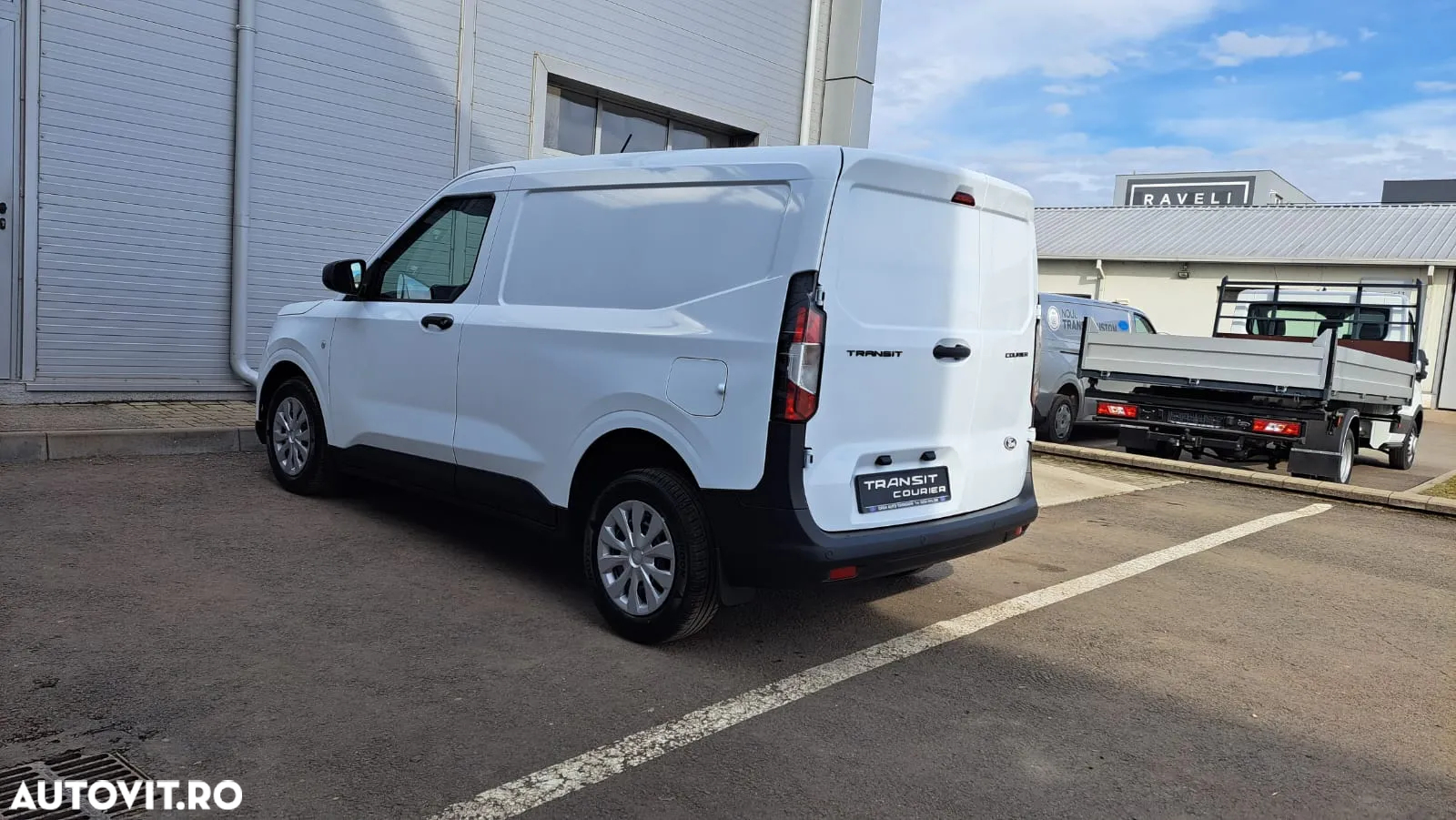 Ford NEW TRANSIT COURIER - 11