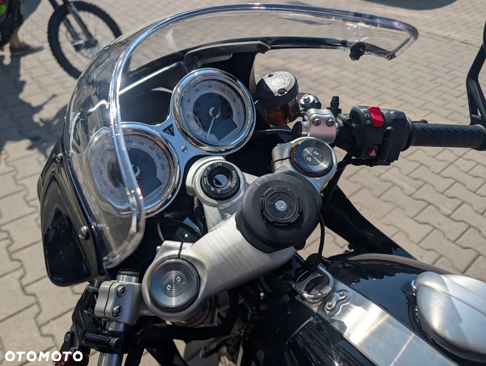 Triumph Thruxton - 12