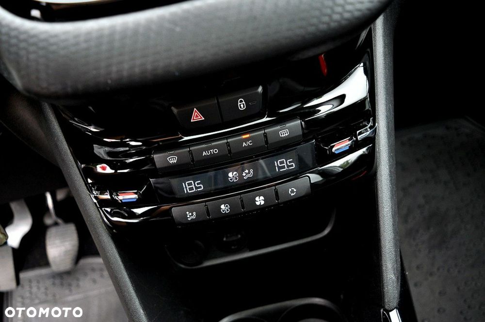 Peugeot 2008 PureTech 110 Stop&Start Business-Line - 17