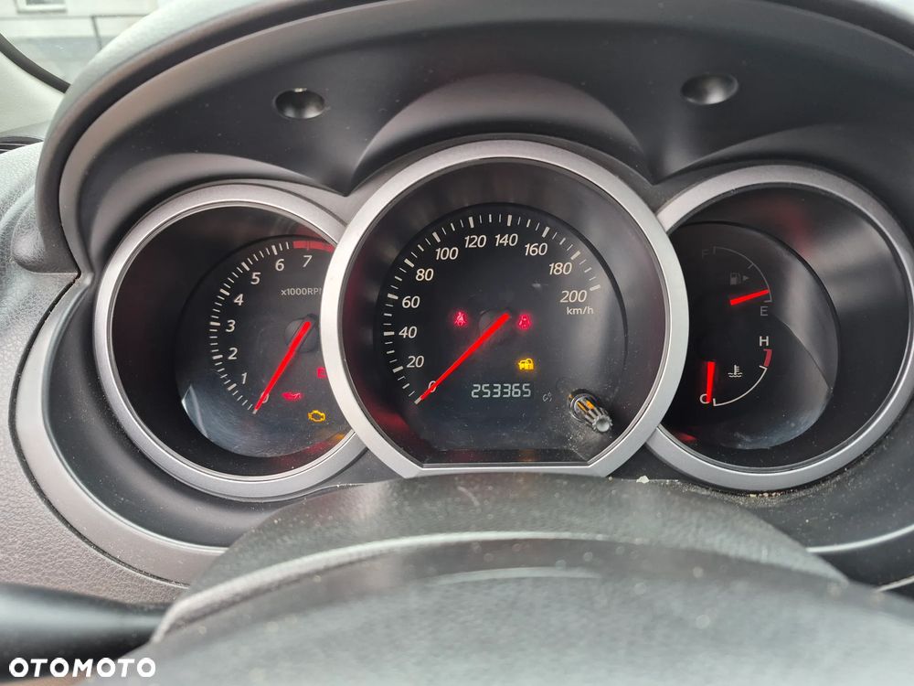 Suzuki Grand Vitara 2.0 - 7