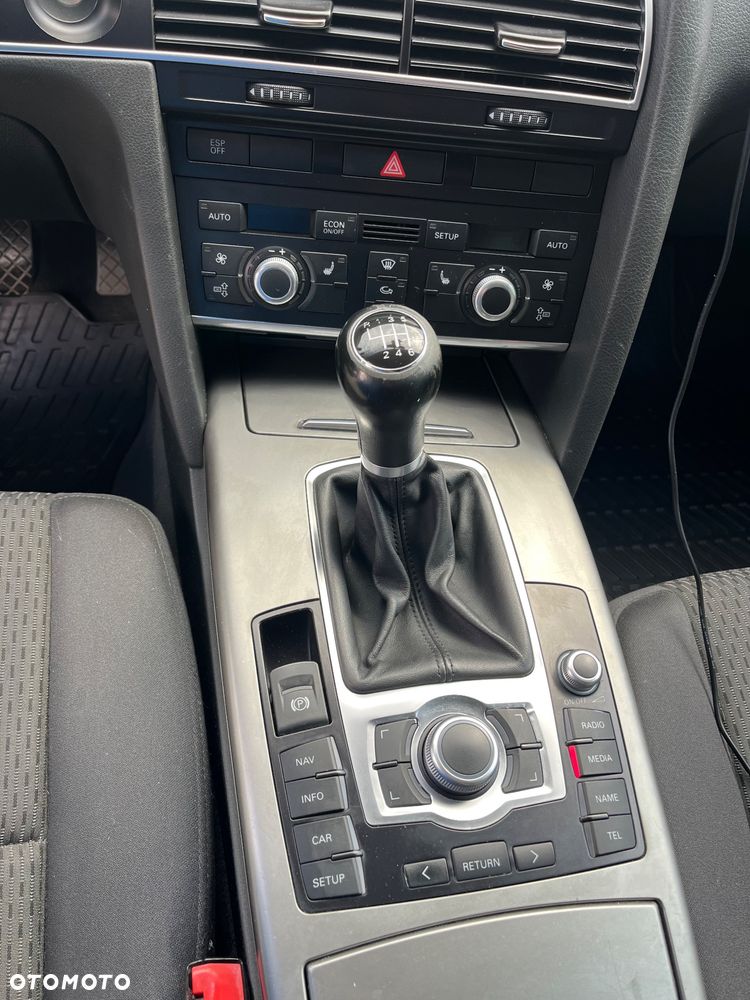 Audi A6 Avant 2.4 - 18