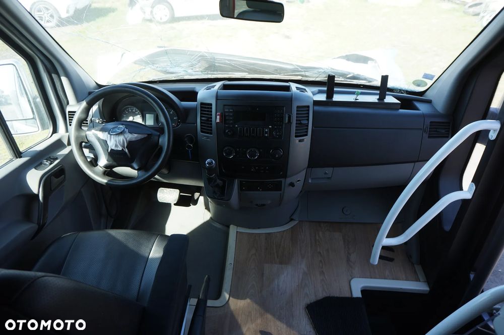 Mercedes-Benz SPRINTER - 28