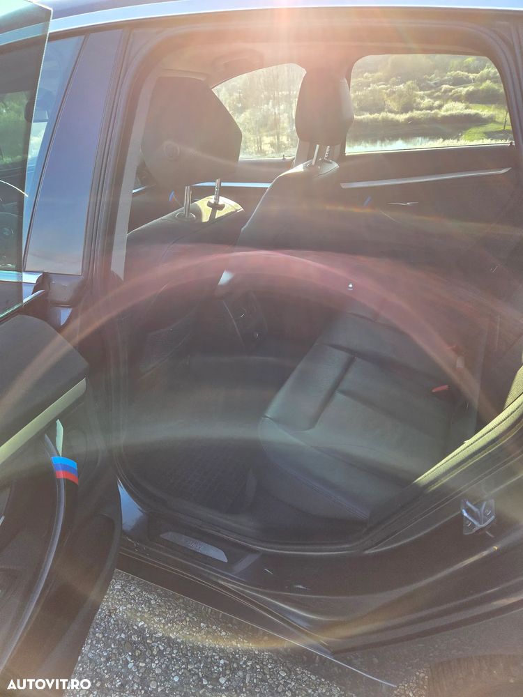 BMW Seria 3 320d xDrive - 7