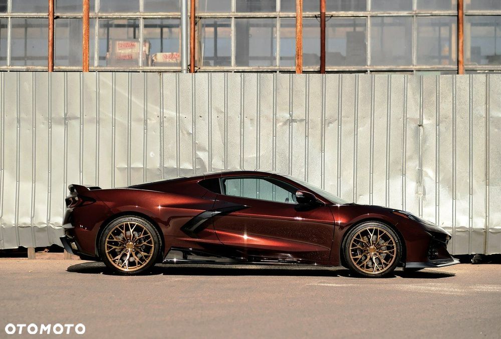 Chevrolet Corvette - 8