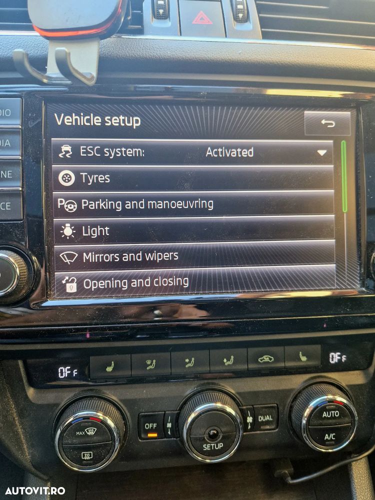 Skoda Octavia Combi 2.0 TDI 4x4 DSG Scout - 16