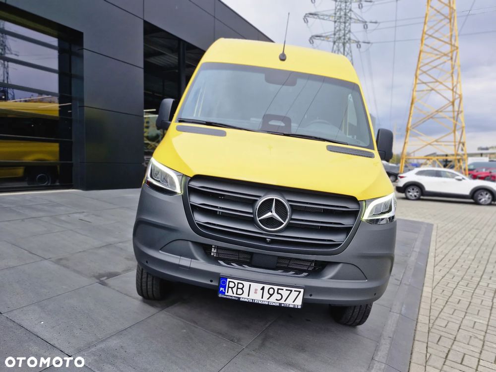 Mercedes-Benz Sprinter - 2