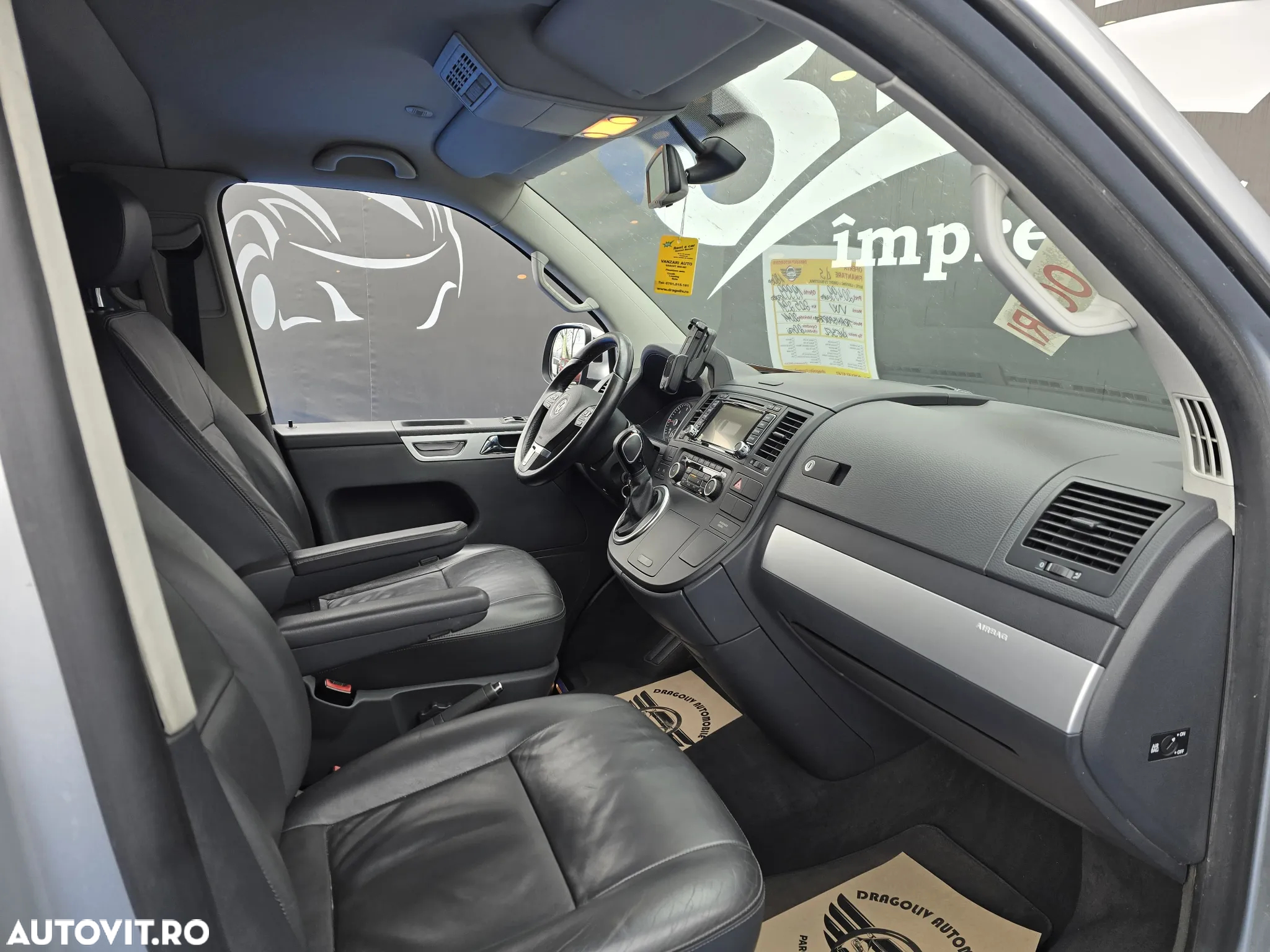 Volkswagen Caravelle - 7