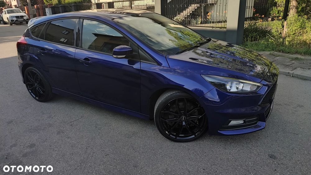 Ford Focus 2016 photo 2