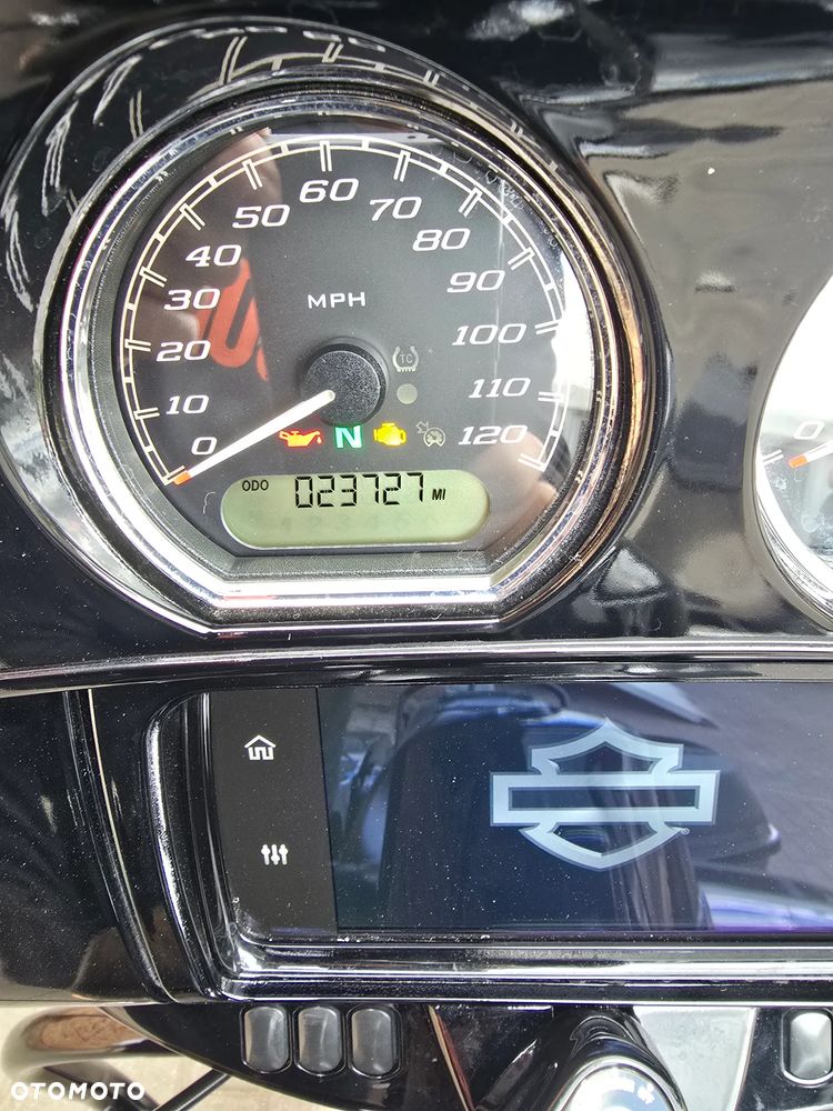 Harley-Davidson Touring Street Glide - 20