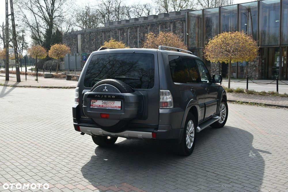 Mitsubishi Pajero - 19