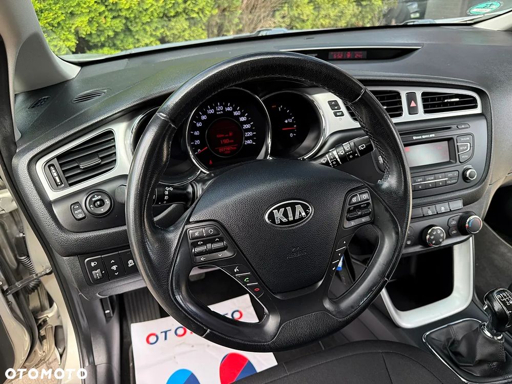 Kia Ceed 1.6 GDI XL - 21