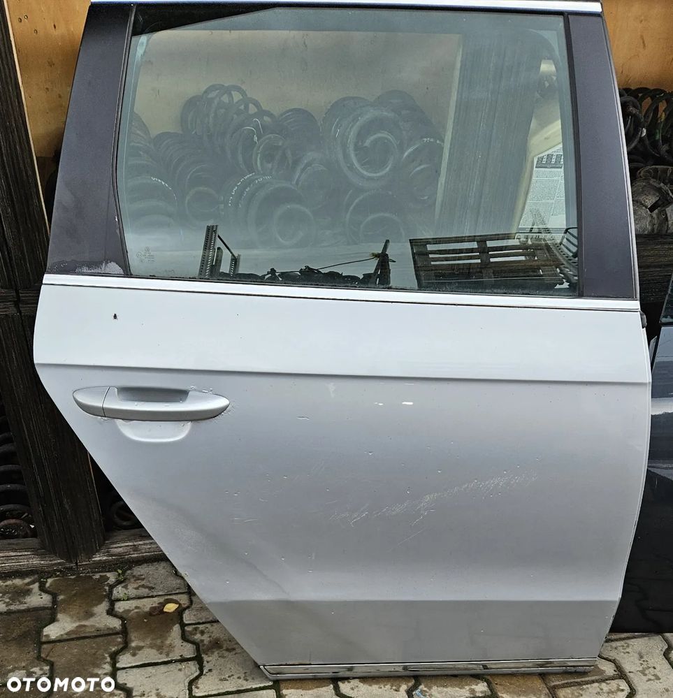 VW Passat B7 drzwi tył tylne  prawe kombi - 1