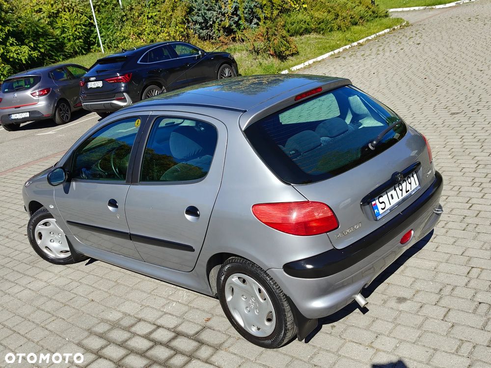 Peugeot 206 1.4 XR Presence - 24
