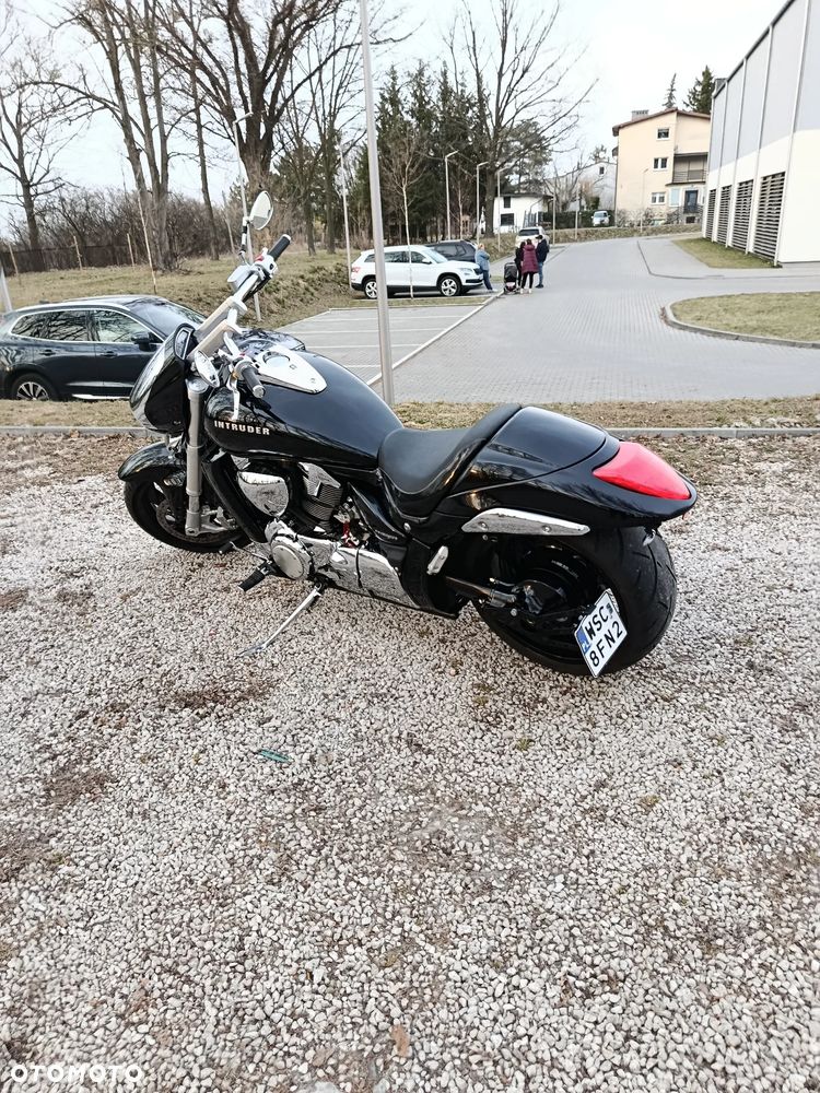 Suzuki Intruder - 2