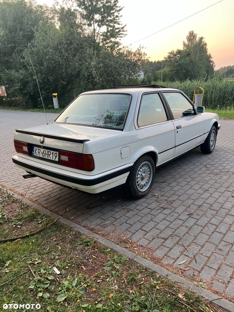 BMW Seria 3 316i - 4