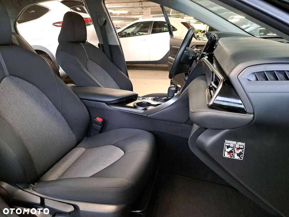 Toyota Camry 2.5 Hybrid Comfort CVT - 11