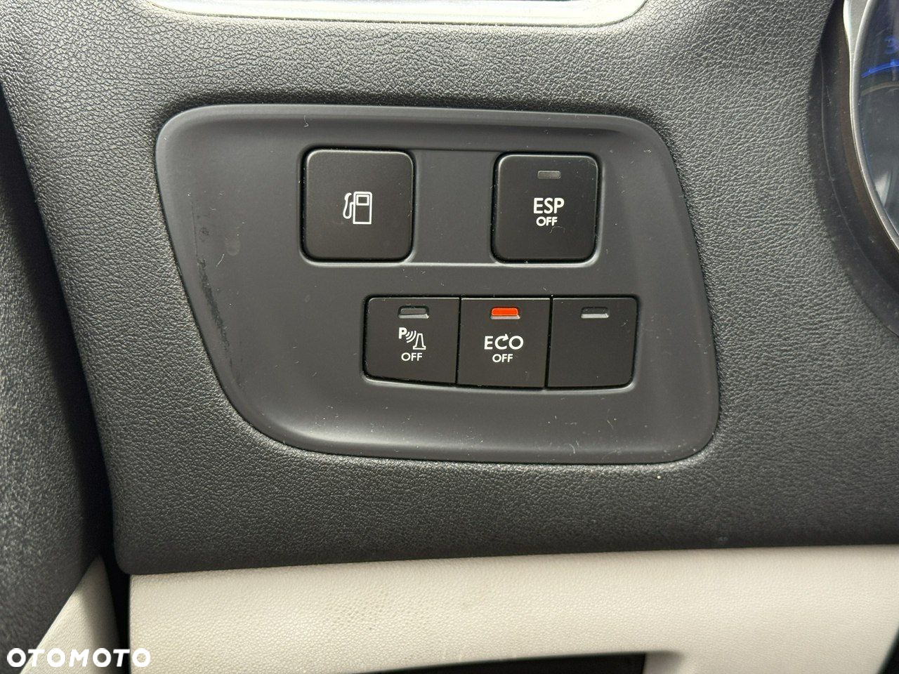 Citroën C4 e-HDi 110 Exclusive - 23