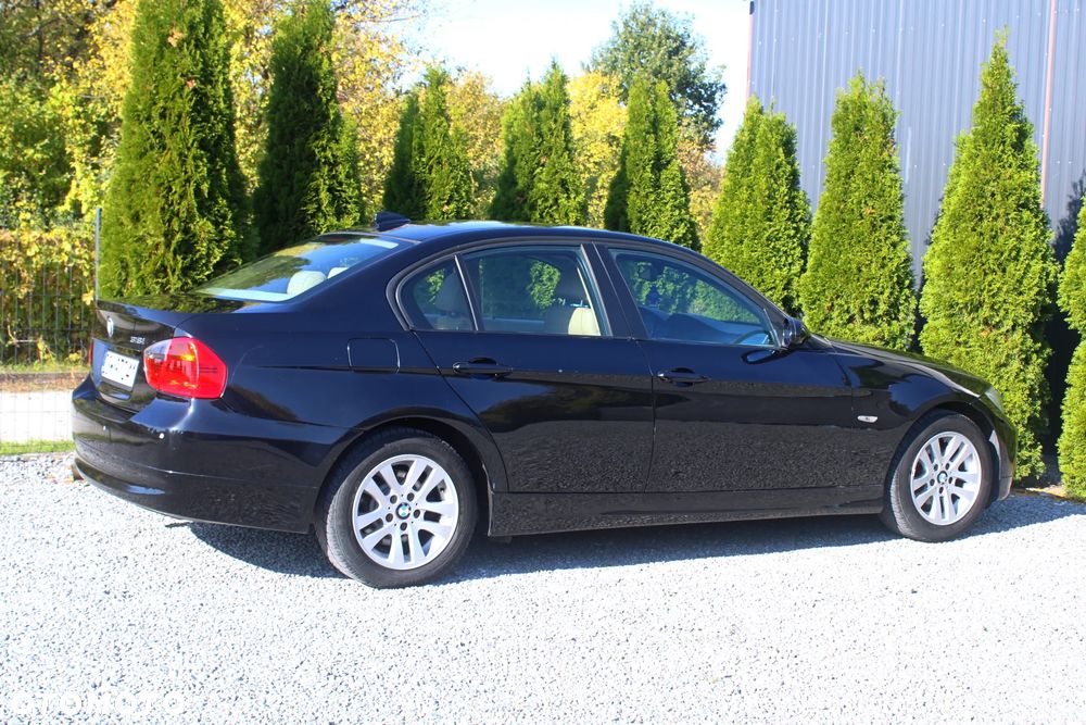 BMW Seria 3 318i - 18