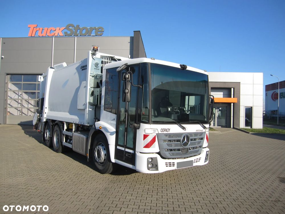 Mercedes-Benz ECONIC 2630 - 2
