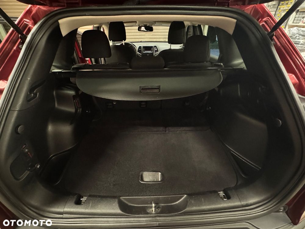 Jeep Cherokee - 13