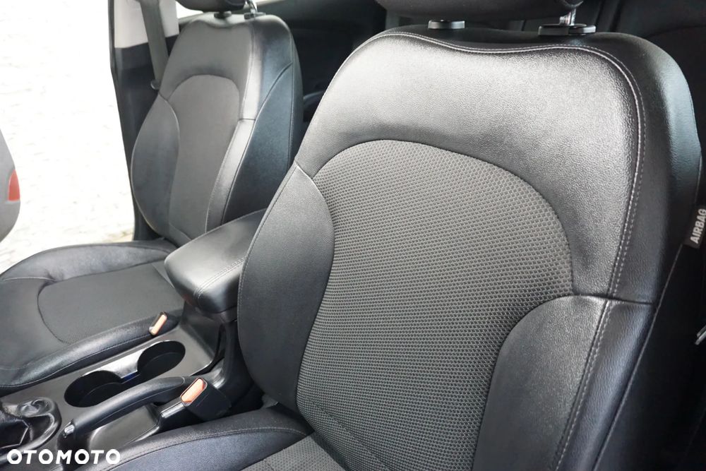 Hyundai ix35 2.0 CRDi 4WD Trend - 25
