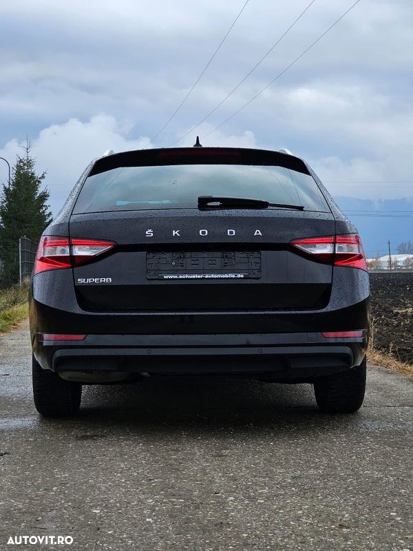 Skoda Superb 2.0 TDI DSG Ambition - 2