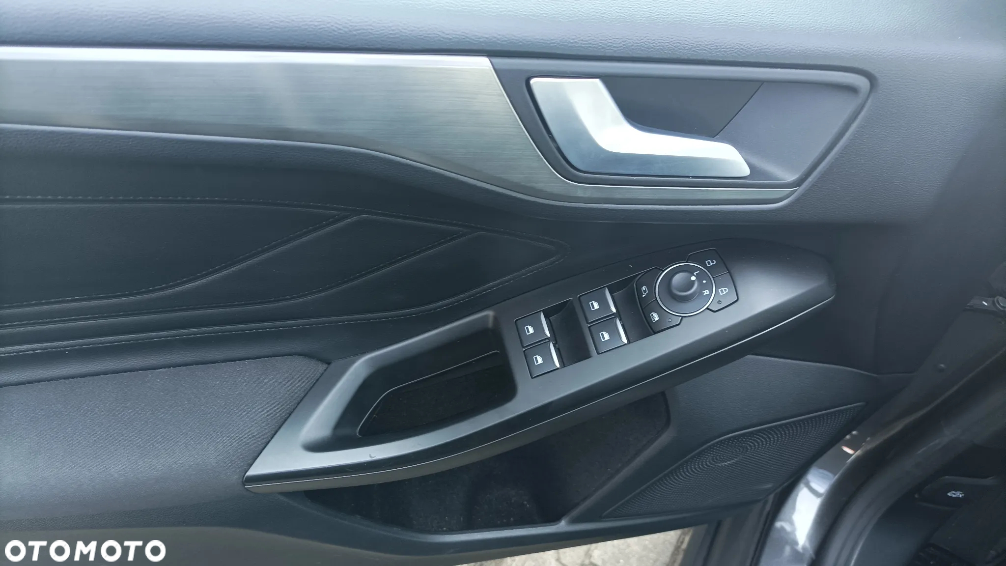 Ford Focus 1.0 EcoBoost Titanium - 16