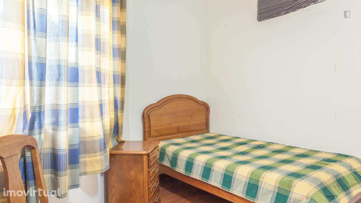 Quarto - localizado em Pedrouços Porto - Grande imagem: 4/33