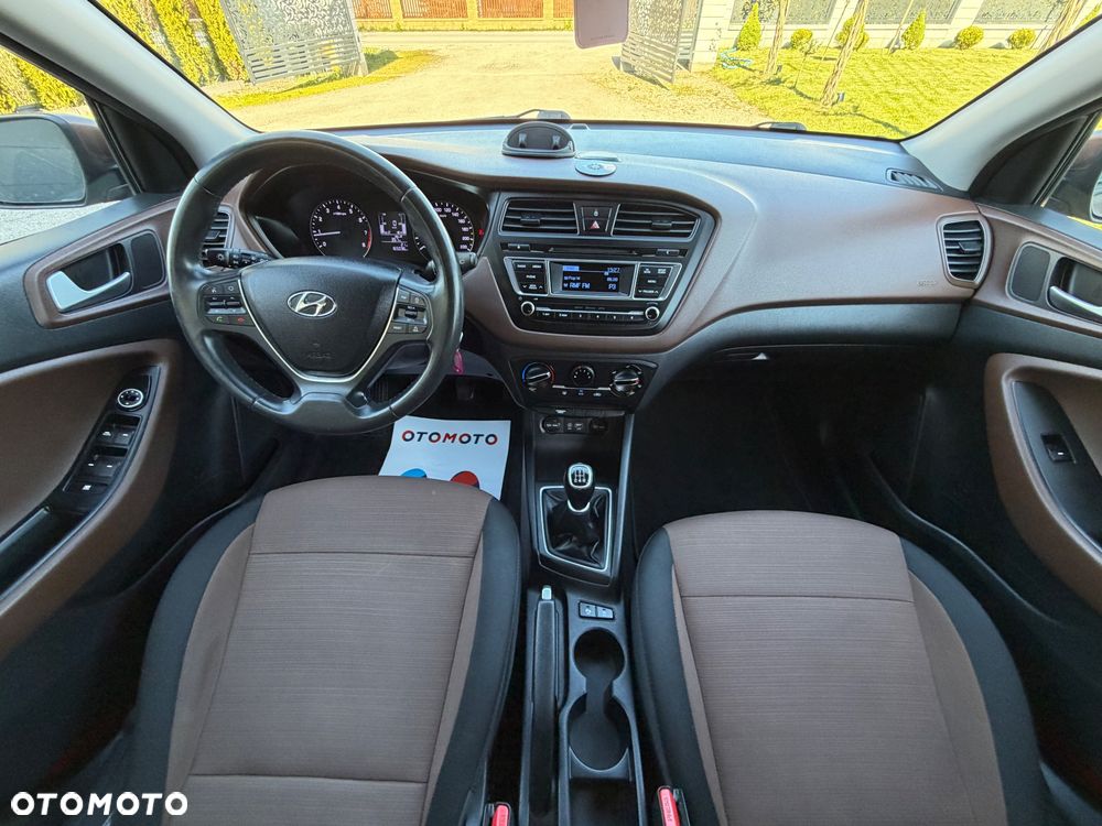 Hyundai i20 blue 1.2 Trend - 8