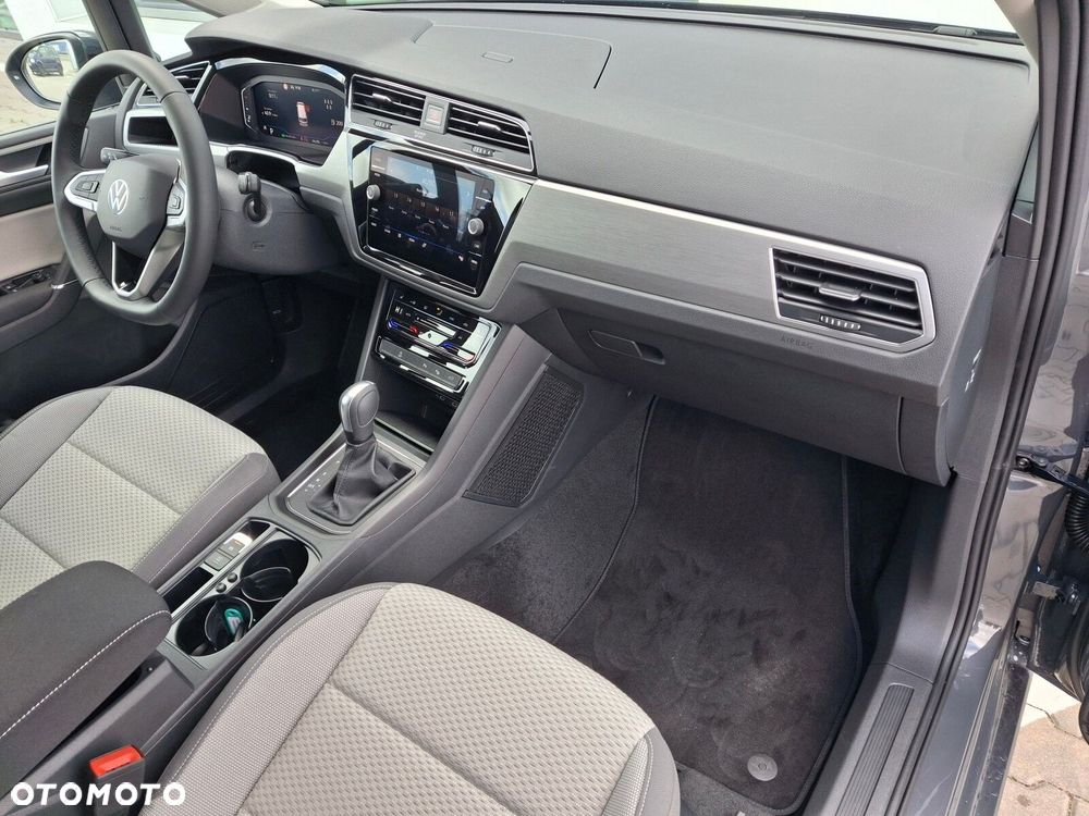 Volkswagen Touran - 21