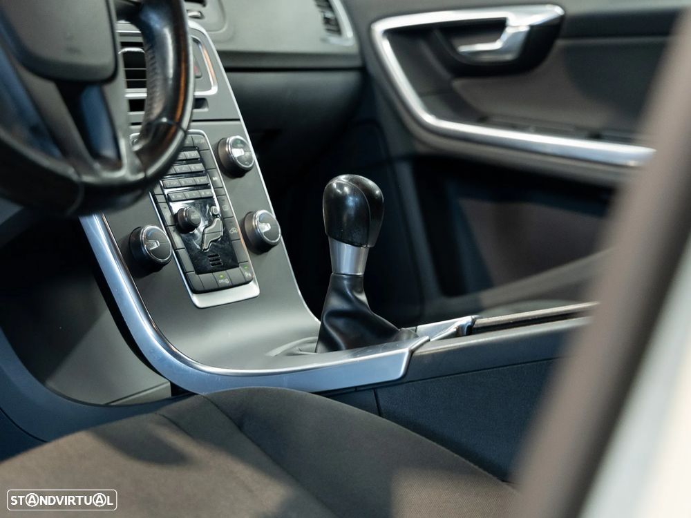 Volvo V60 DRIVe Momentum - 12
