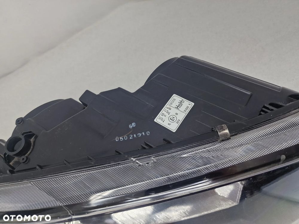 SKODA OCTAVIA 3 III 5E0 12- PRAWA ZWYKŁA LAMPA PRZEDNIA PRZÓD , NR AUKCJI LA554 - 7