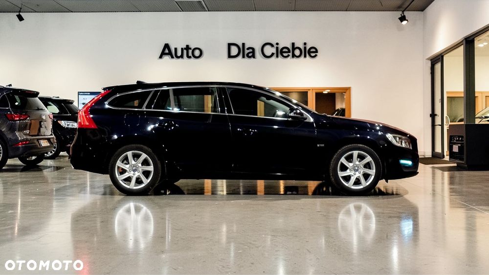Volvo V60 D4 Drive-E Momentum - 33