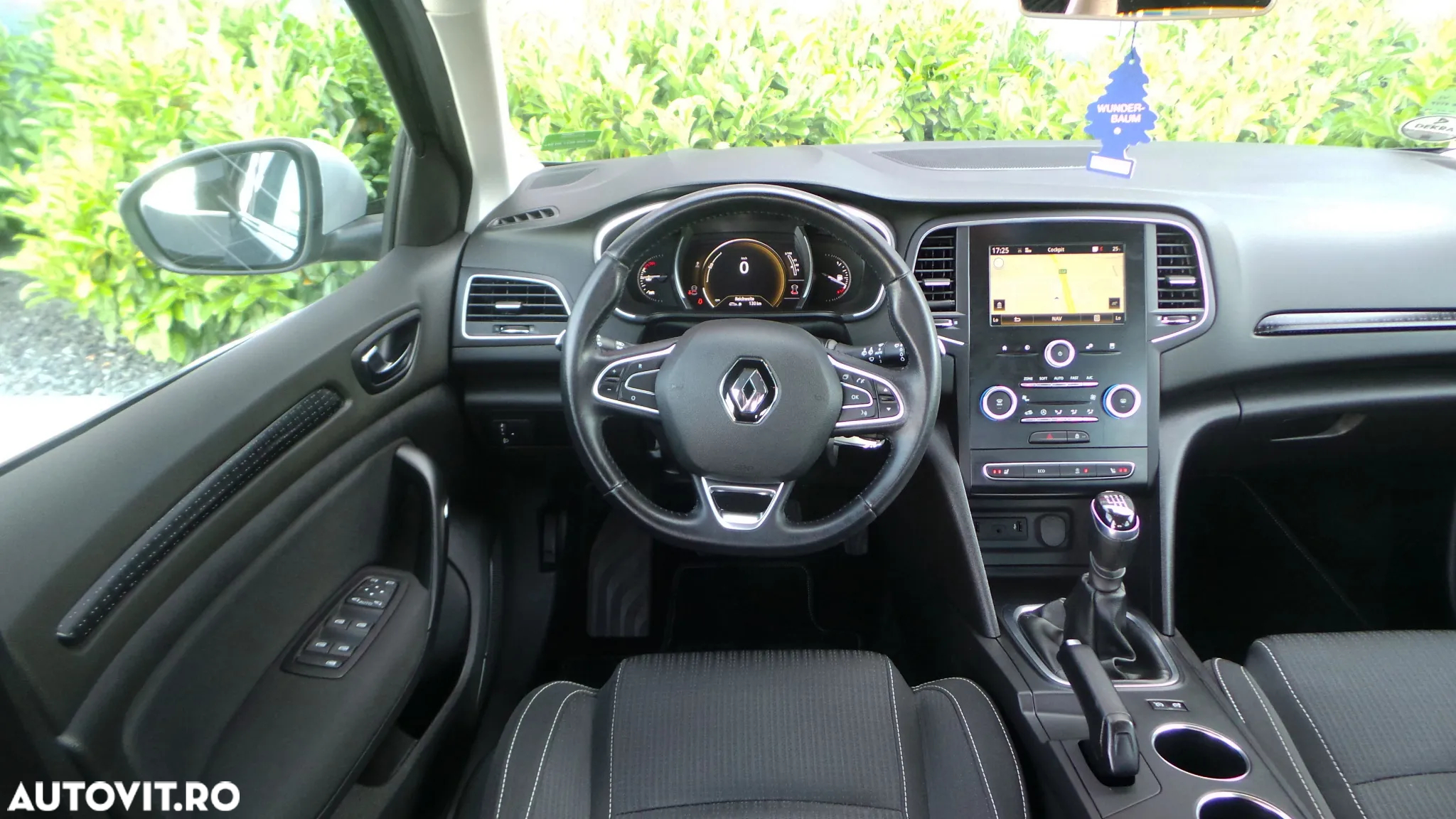 Renault Megane ENERGY TCe 130 BUSINESS - 13