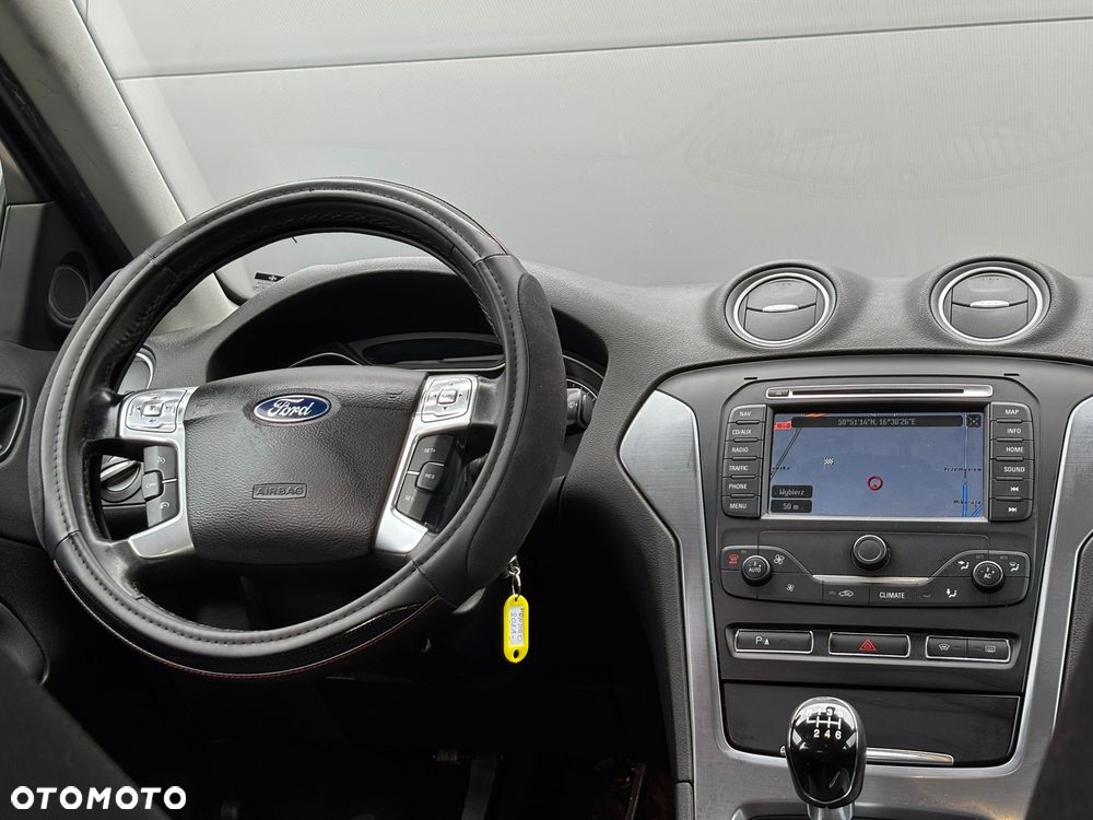 Ford Mondeo 2.0 TDCi Ghia - 19