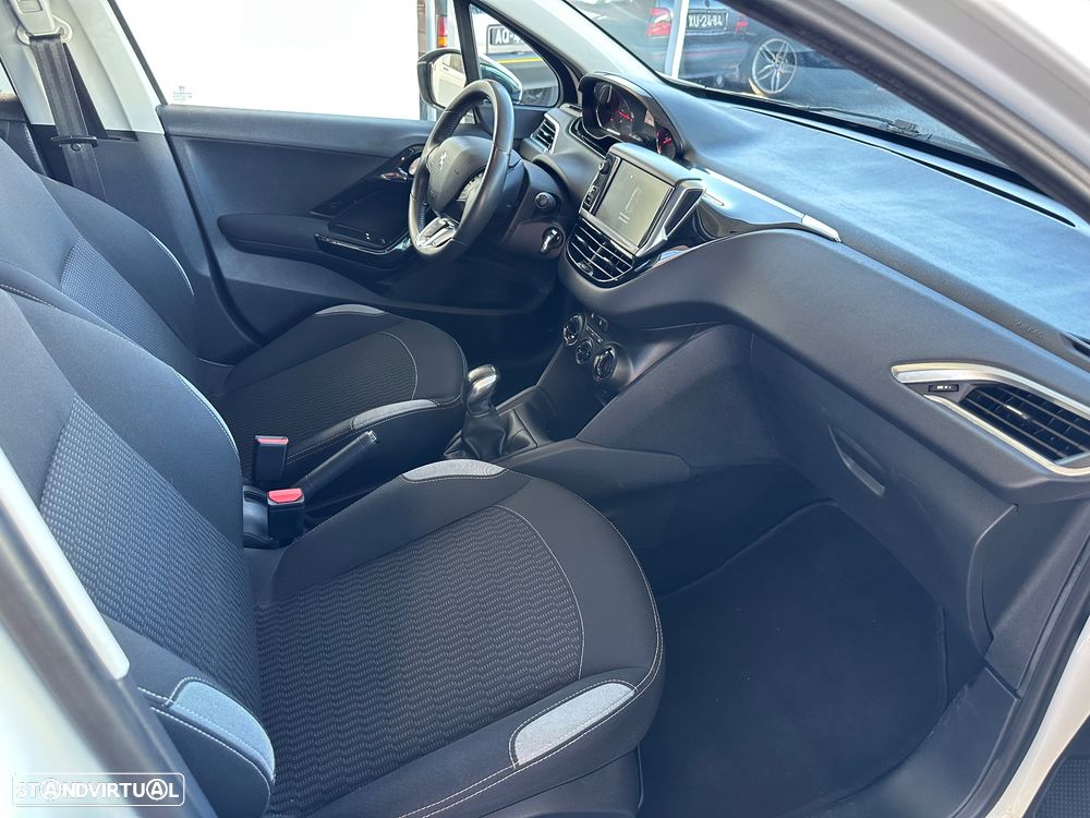 Peugeot 208 1.2 VTi SE Style - 14