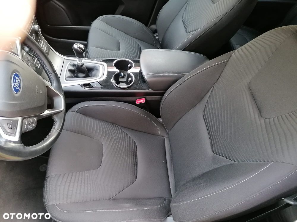 Ford S-Max - 11