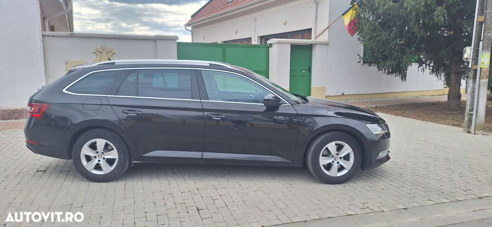 Skoda Superb 2.0 TDI DSG Style - 4