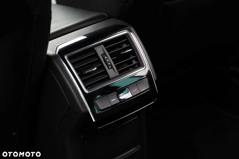 Skoda Superb 2.0 TDI Ambition - 27