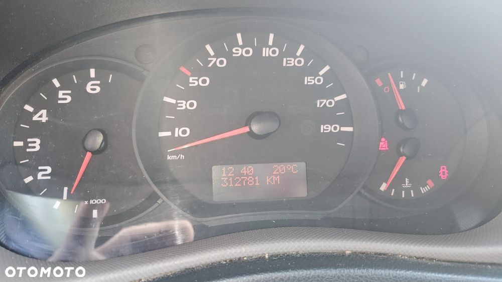 Renault Master III - 10