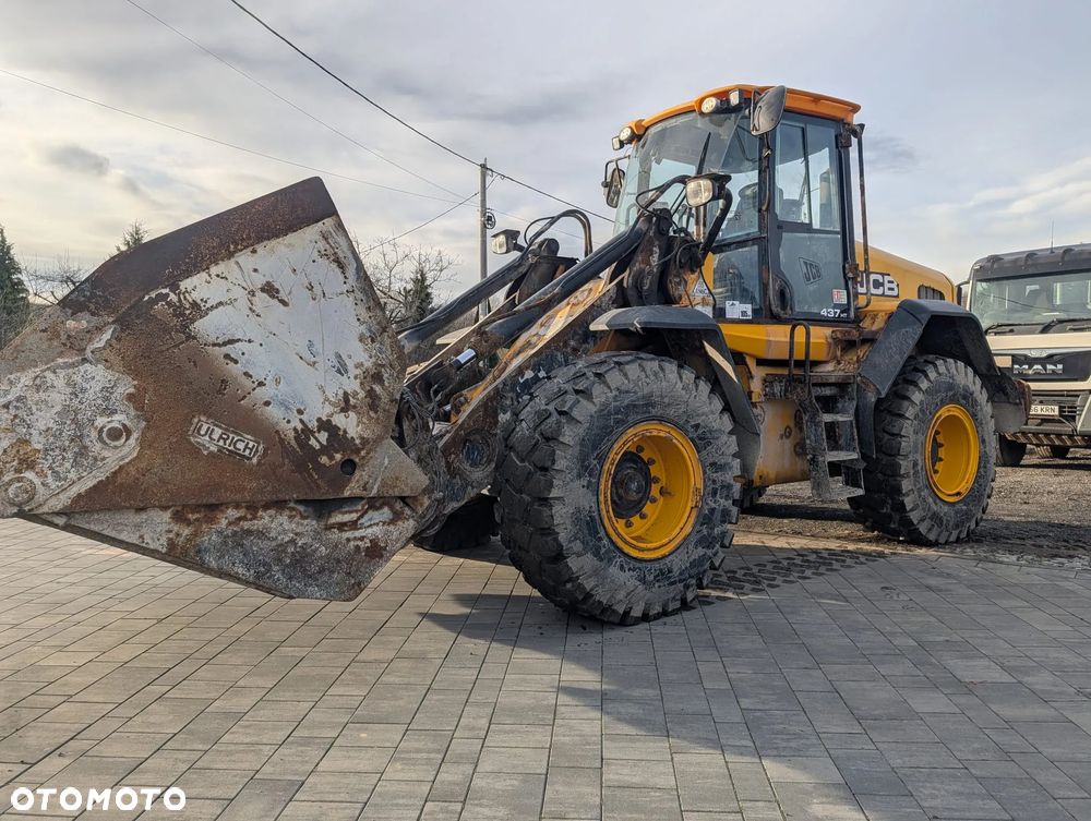 JCB 437HT - 1