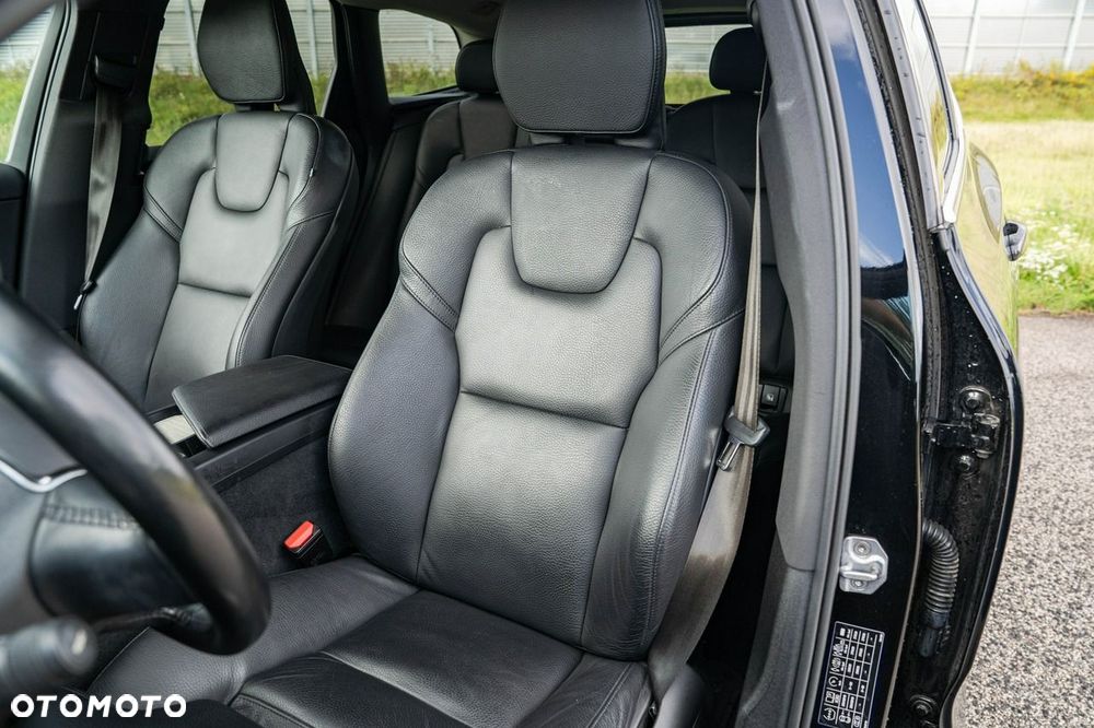 Volvo XC 60 B5 B AWD Inscription - 23