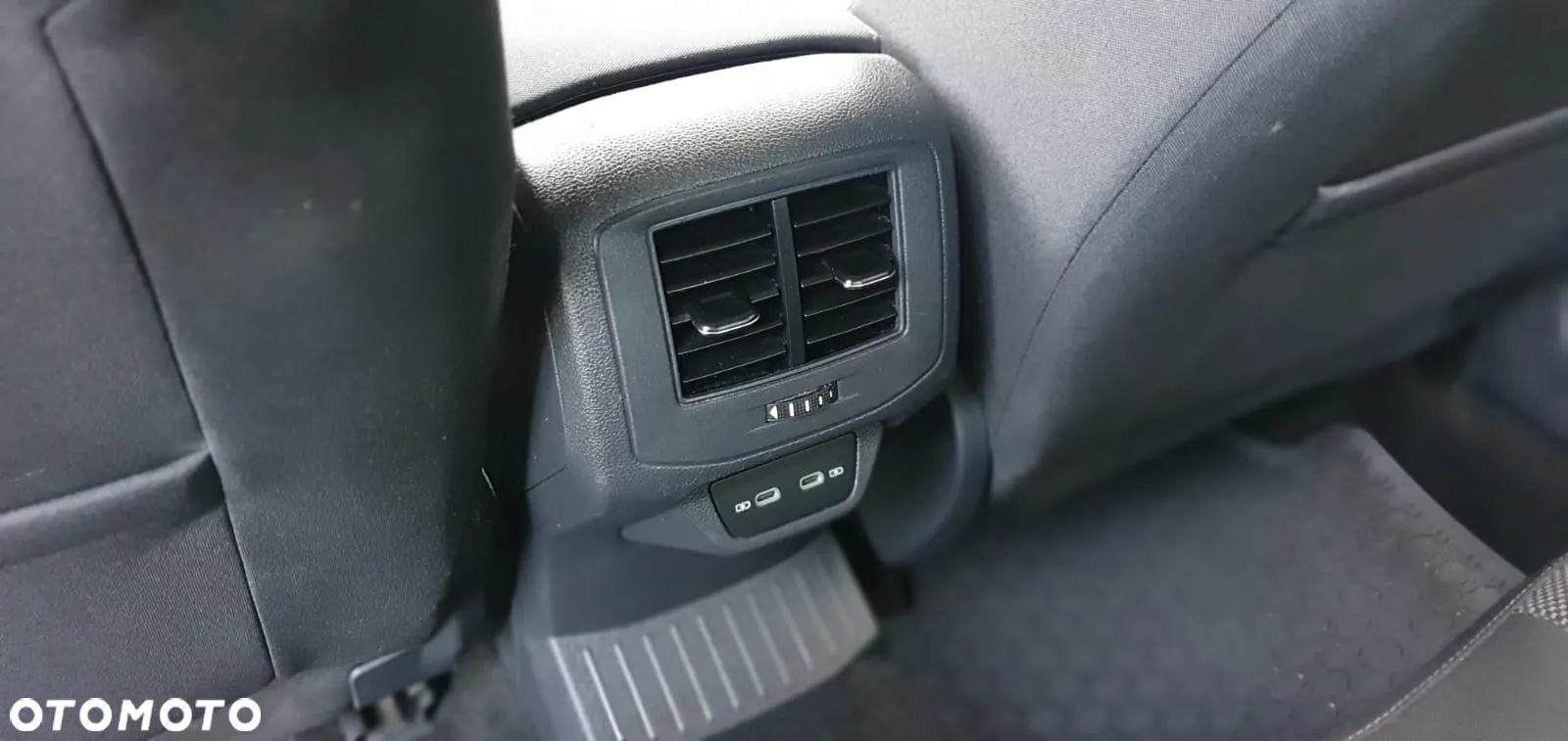 Volkswagen T-Roc 1.5 TSI Life DSG - 21