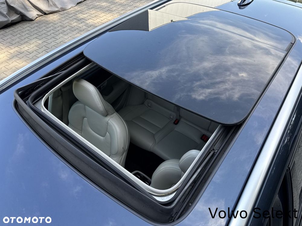Volvo V90 Cross Country - 34