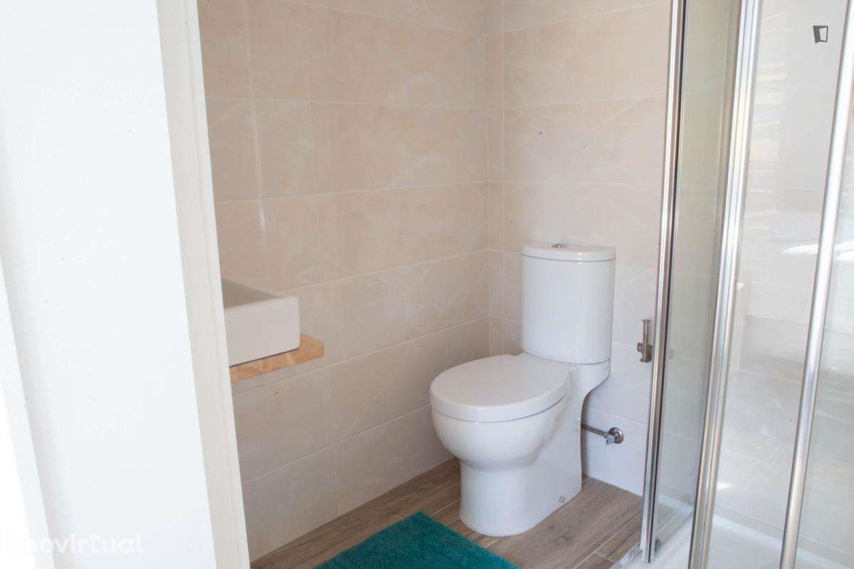 Quarto - localizado em Paranhos Porto - Grande imagem: 3/16