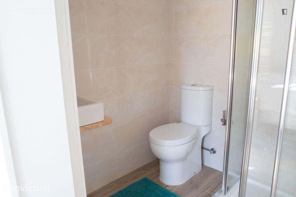 Quarto - localizado em Paranhos Porto - Grande imagem: 3/16