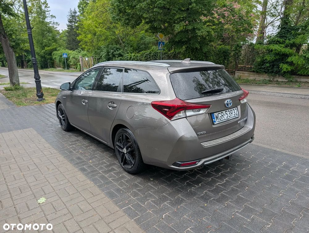Toyota Auris - 2