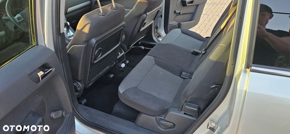 Opel Zafira - 11