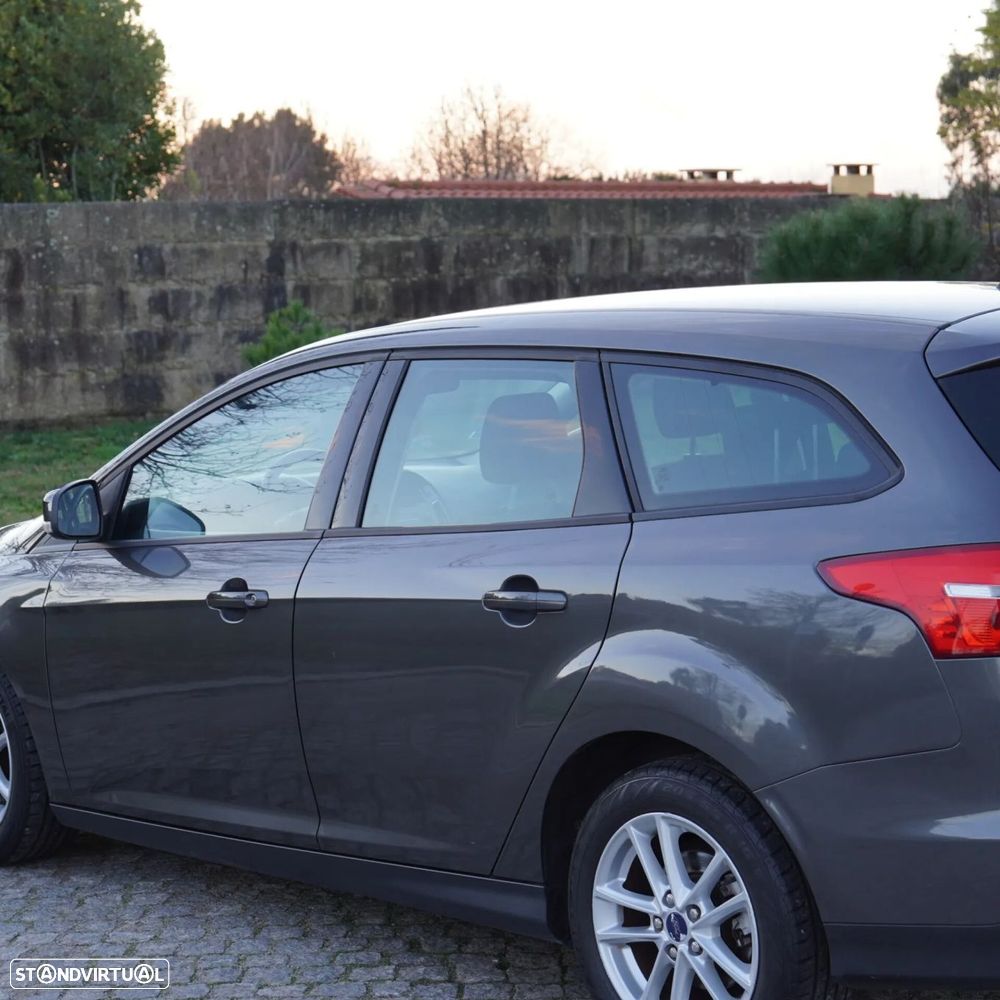Ford Focus 1.0 EcoBoost Active - 29